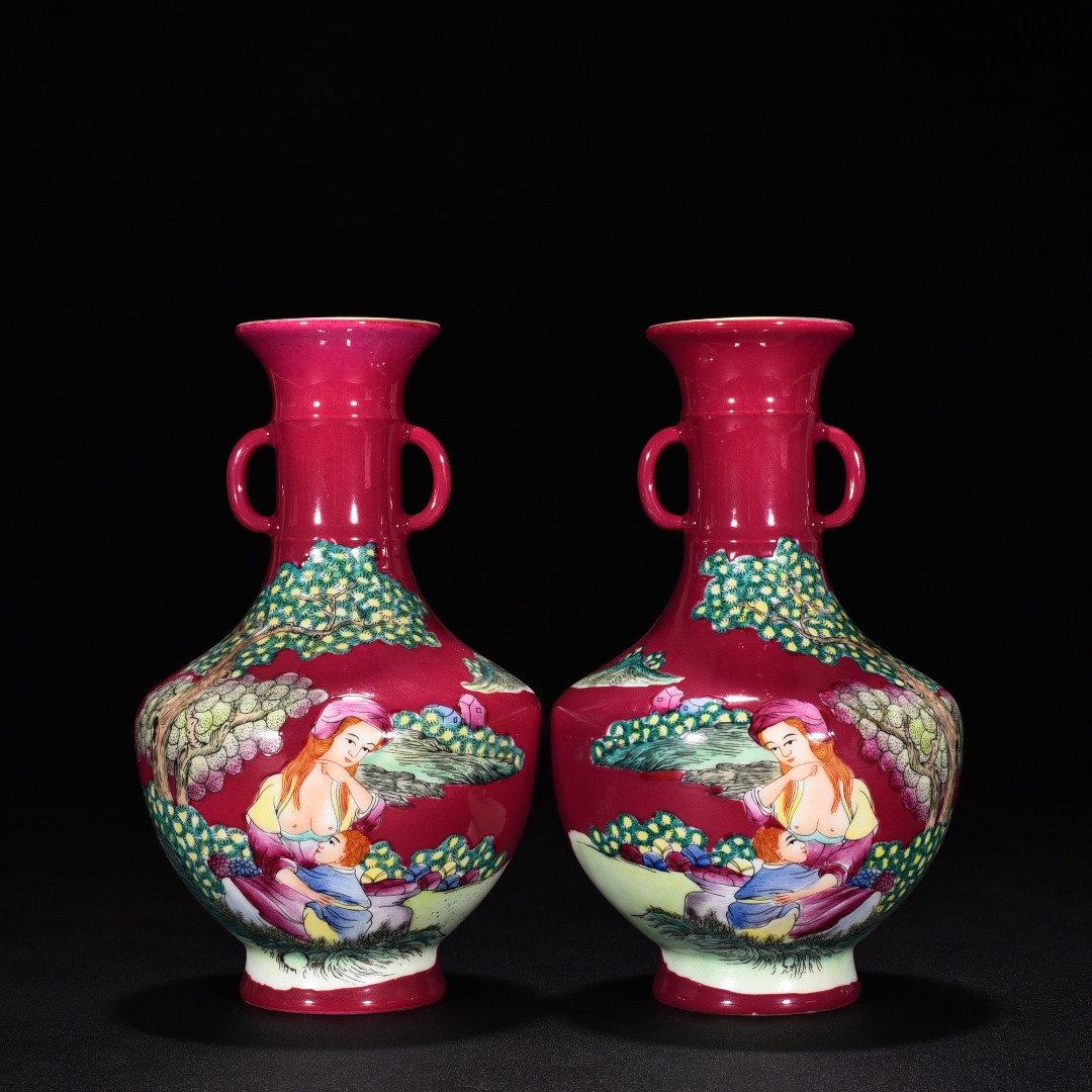 Qing Dynasty Yongzheng rouge red glaze amphora