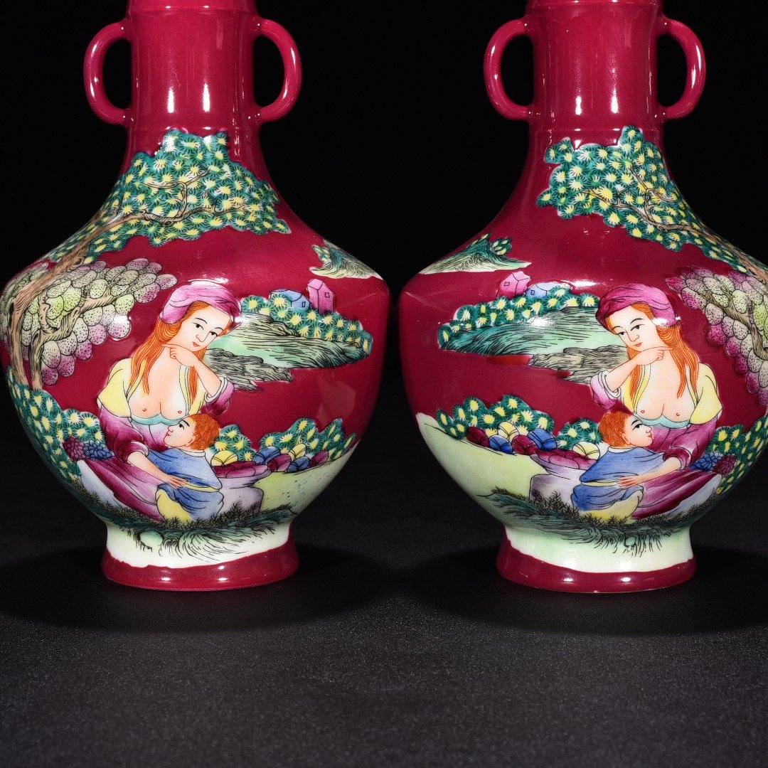 Qing Dynasty Yongzheng rouge red glaze amphora