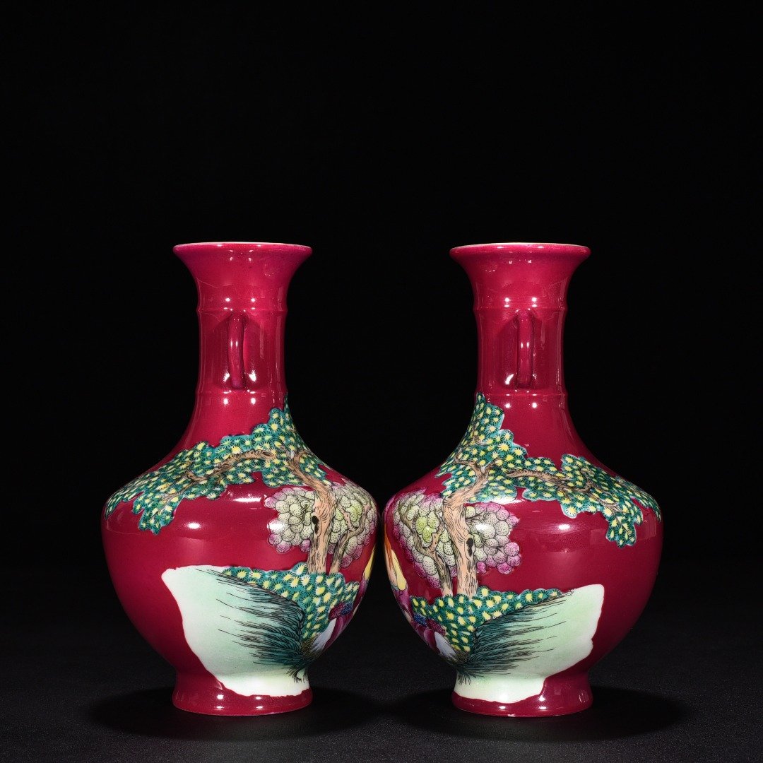 Qing Dynasty Yongzheng rouge red glaze amphora