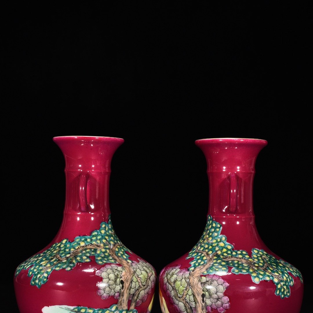 Qing Dynasty Yongzheng rouge red glaze amphora