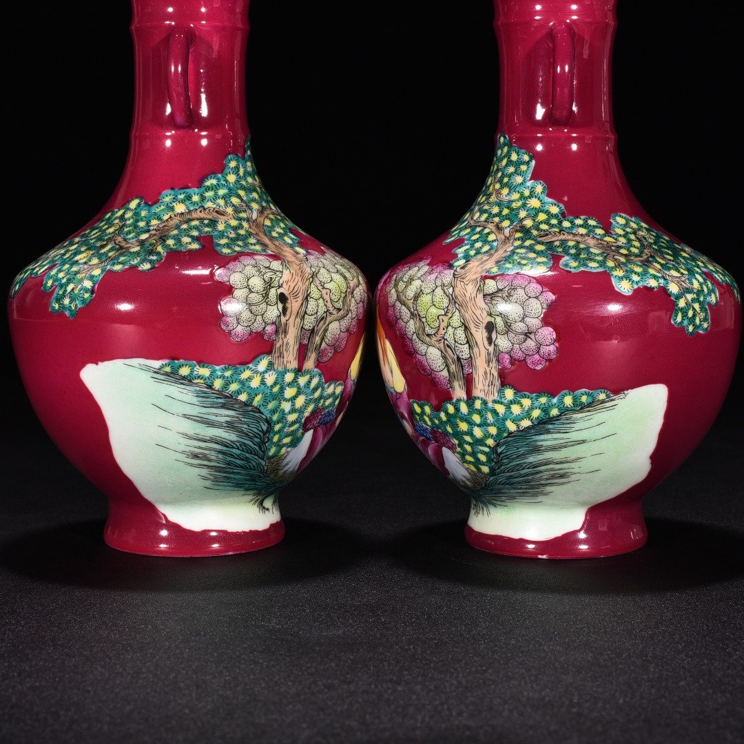 Qing Dynasty Yongzheng rouge red glaze amphora
