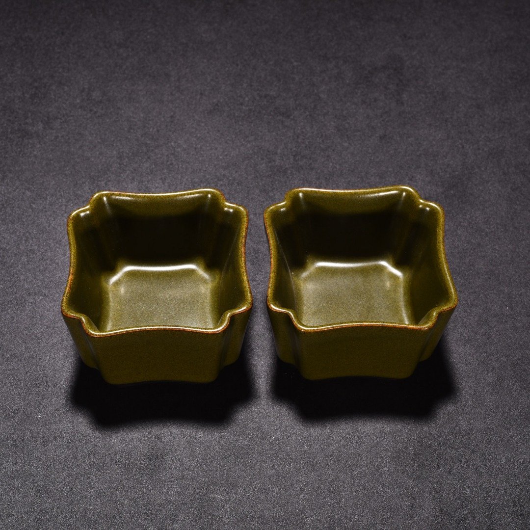 Qing Dynasty Yongzheng tea powder glazed square cup