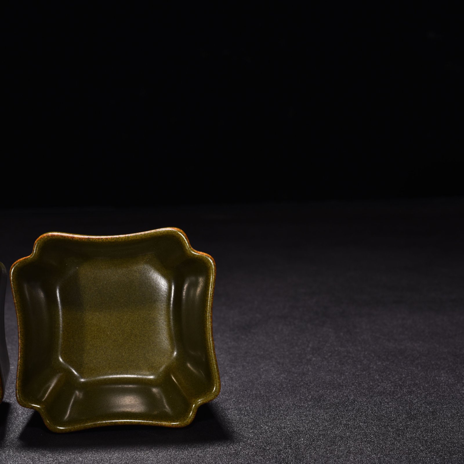 Qing Dynasty Yongzheng tea powder glazed square cup