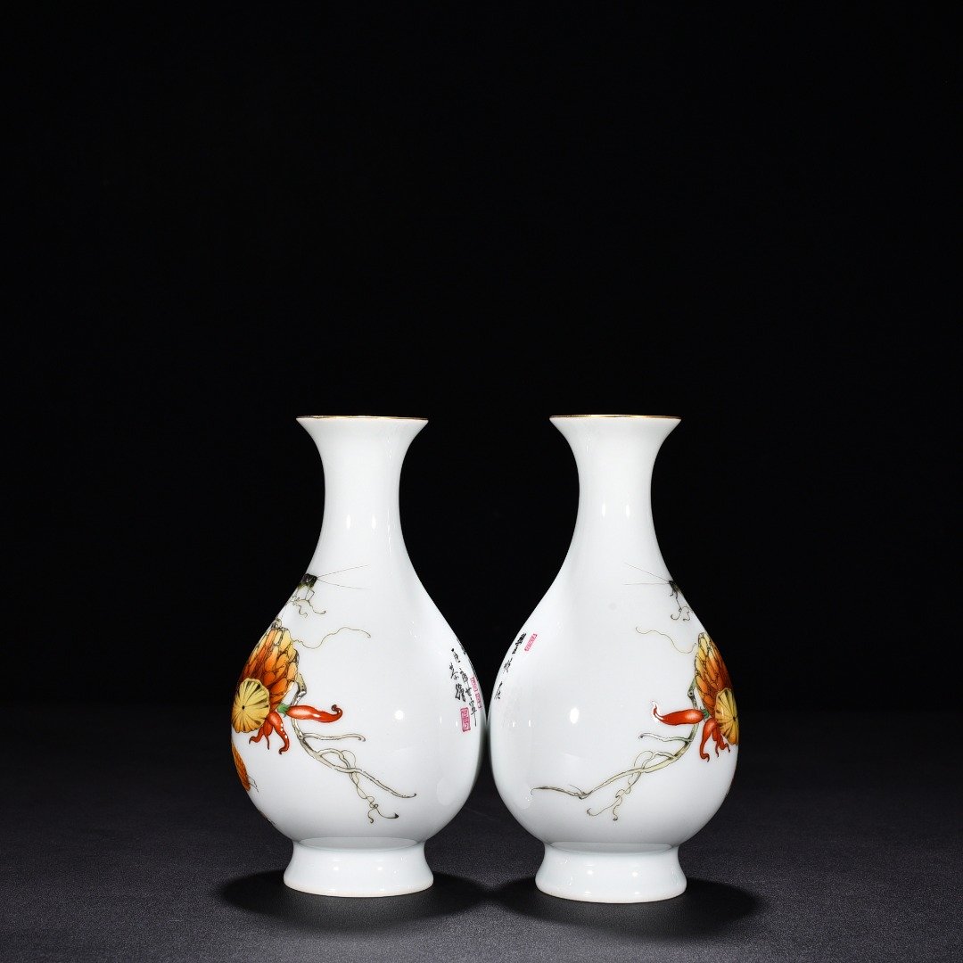 Qing Dynasty Yongzheng Lang Shining painted enamel vase