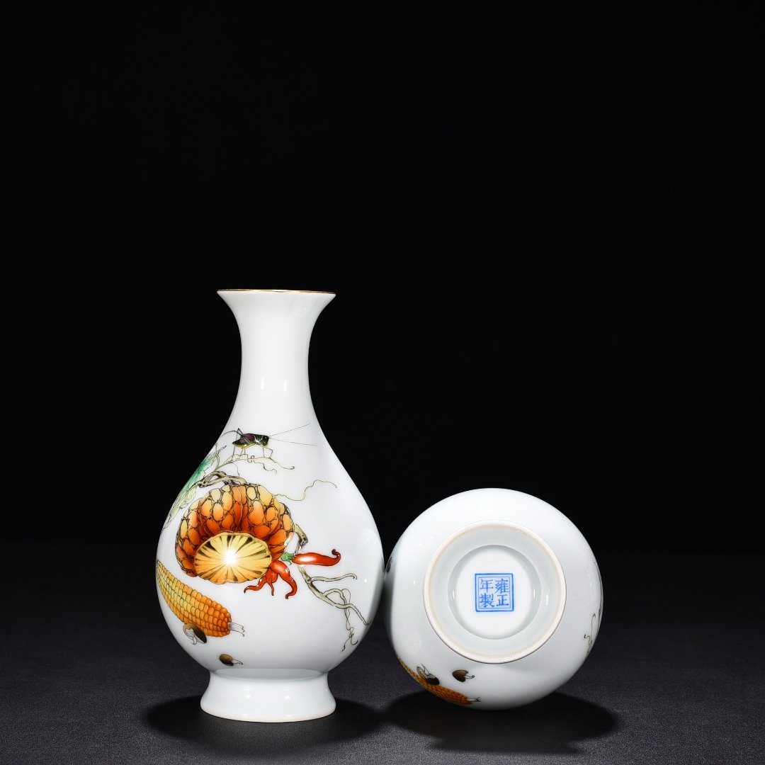 Qing Dynasty Yongzheng Lang Shining painted enamel vase
