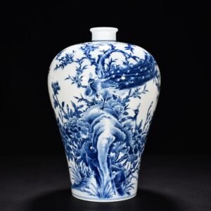 Qing Dynasty Yongzheng blue and white peacock flower plum vase