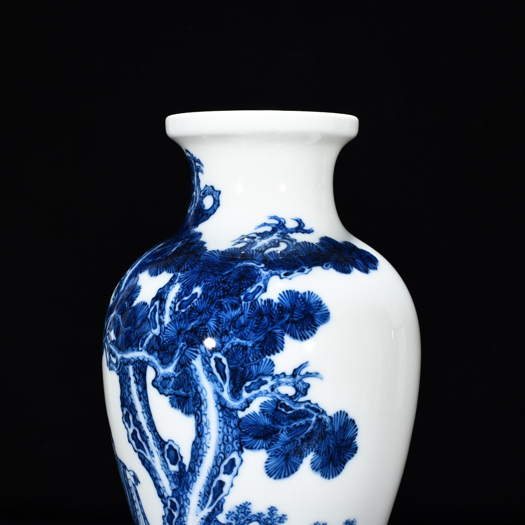 Qing Dynasty Yongzheng blue and white Arhat plate mouth vase