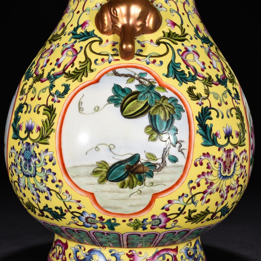 Qing Dynasty Yongzheng yellow ground with rolling pattern vase statue