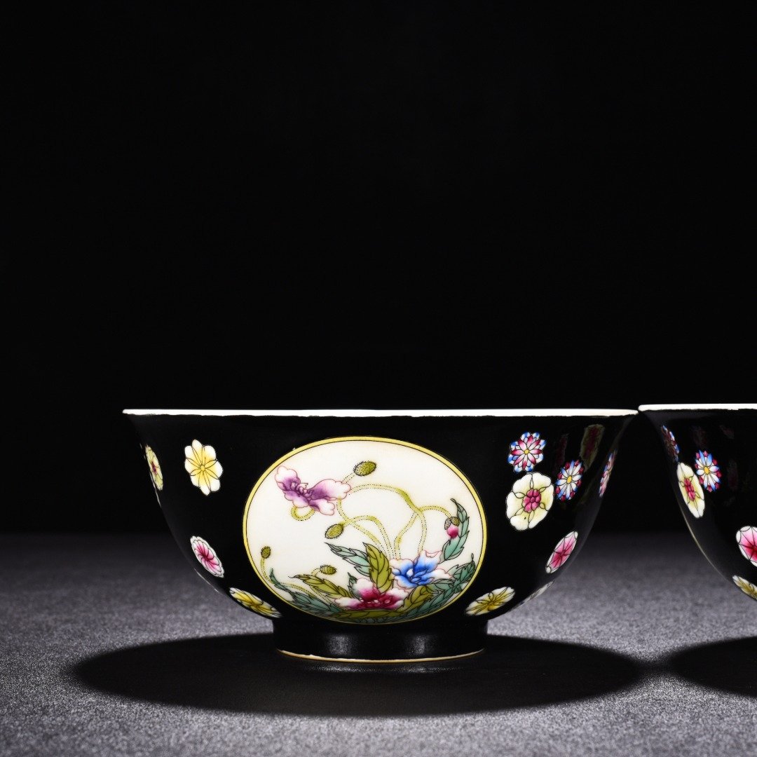 Qing Dynasty Yongzheng black ground enamel poppy bowl