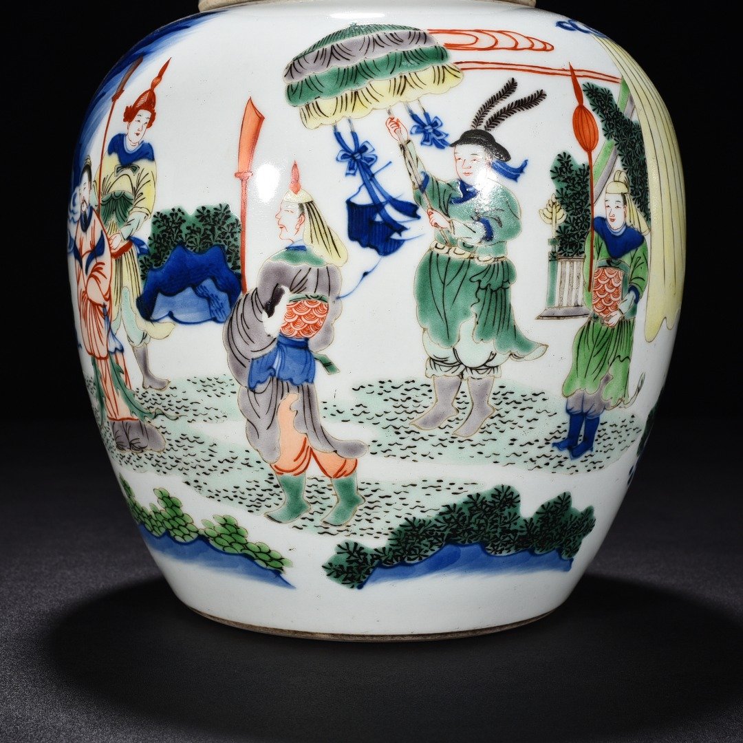 Qing Dynasty Shunzhi blue and white colorful character story lid jar