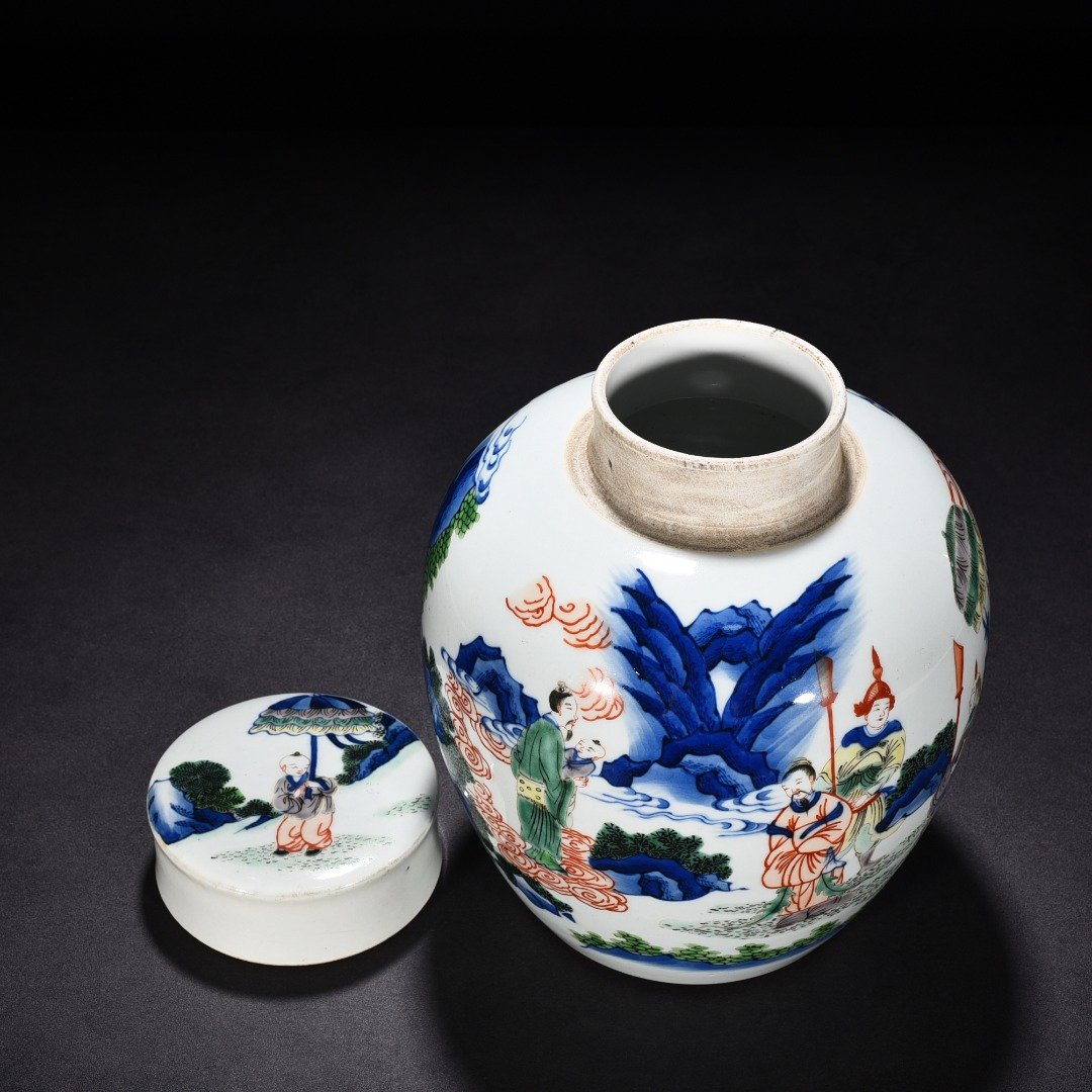 Qing Dynasty Shunzhi blue and white colorful character story lid jar