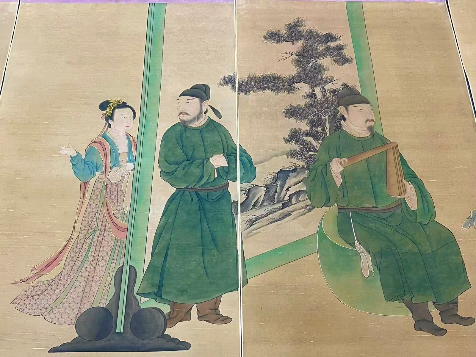 Chinese scroll painting Gu Hongzhong