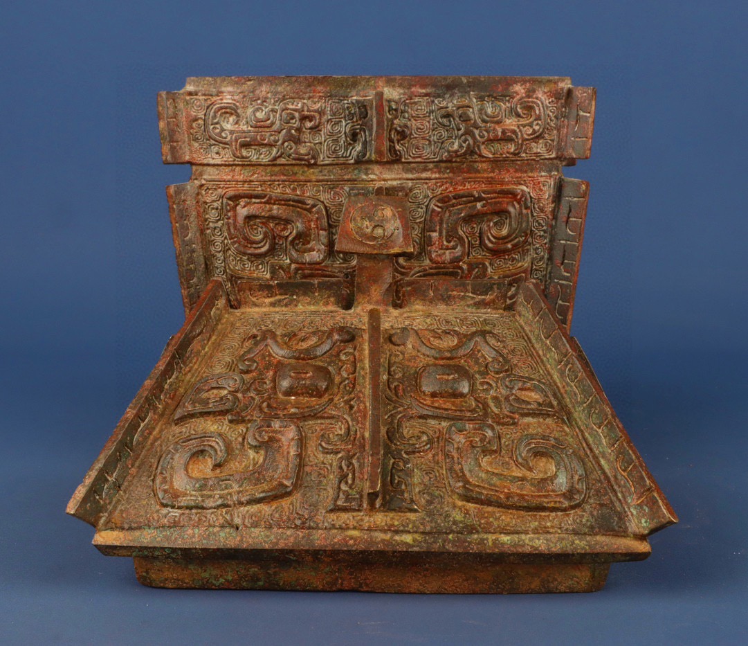 Zhou Dynasty Bronze animal face Fang Yi