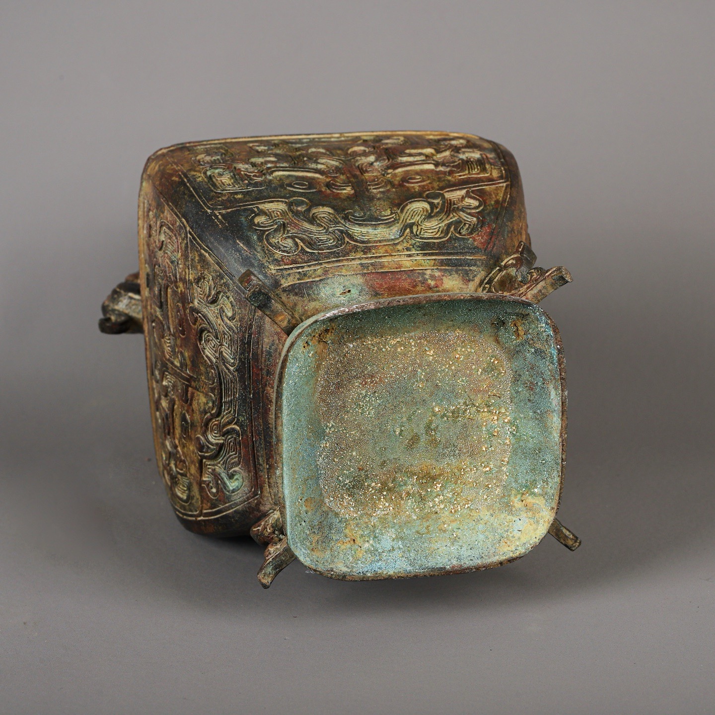 Zhou Dynasty Bronze Double Dragon Standing Bird Square Vase