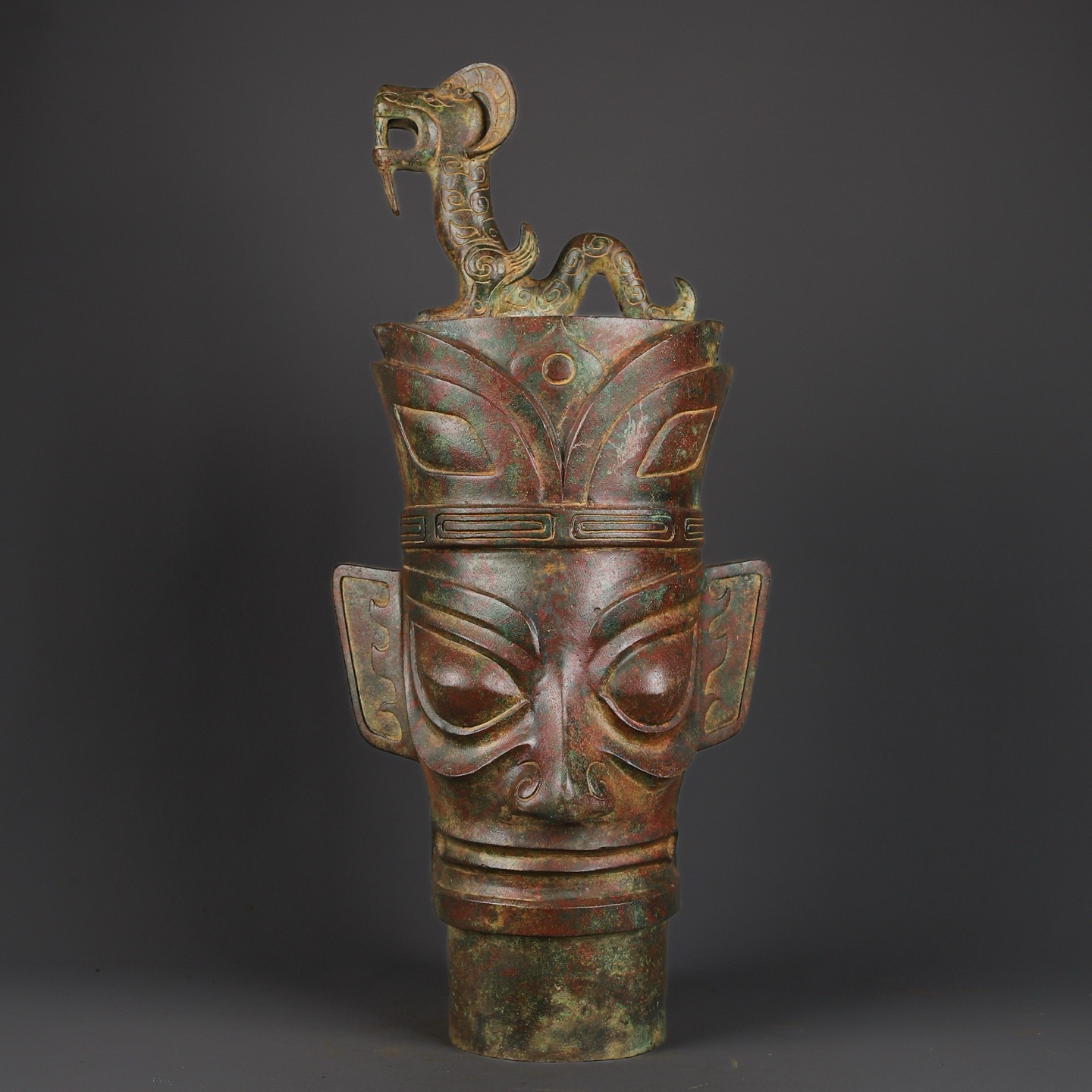 Sanxingdui Dynasty Bronze standing dragon with eye catching head