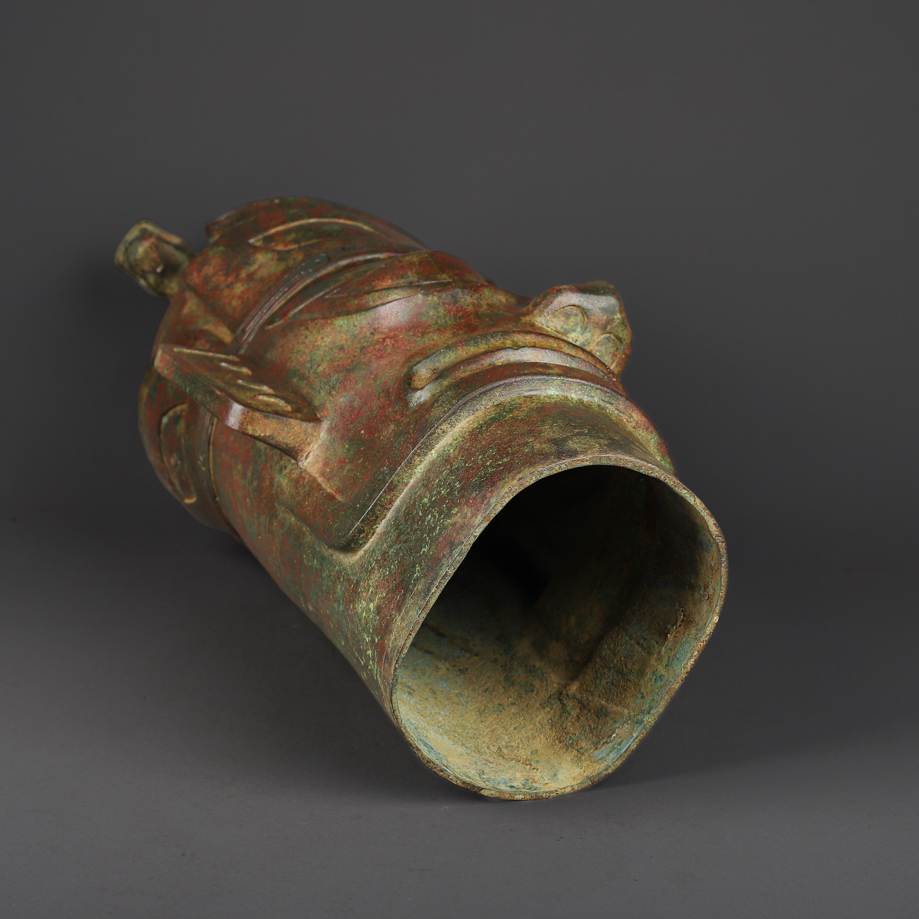 Sanxingdui Dynasty Bronze standing dragon with eye catching head