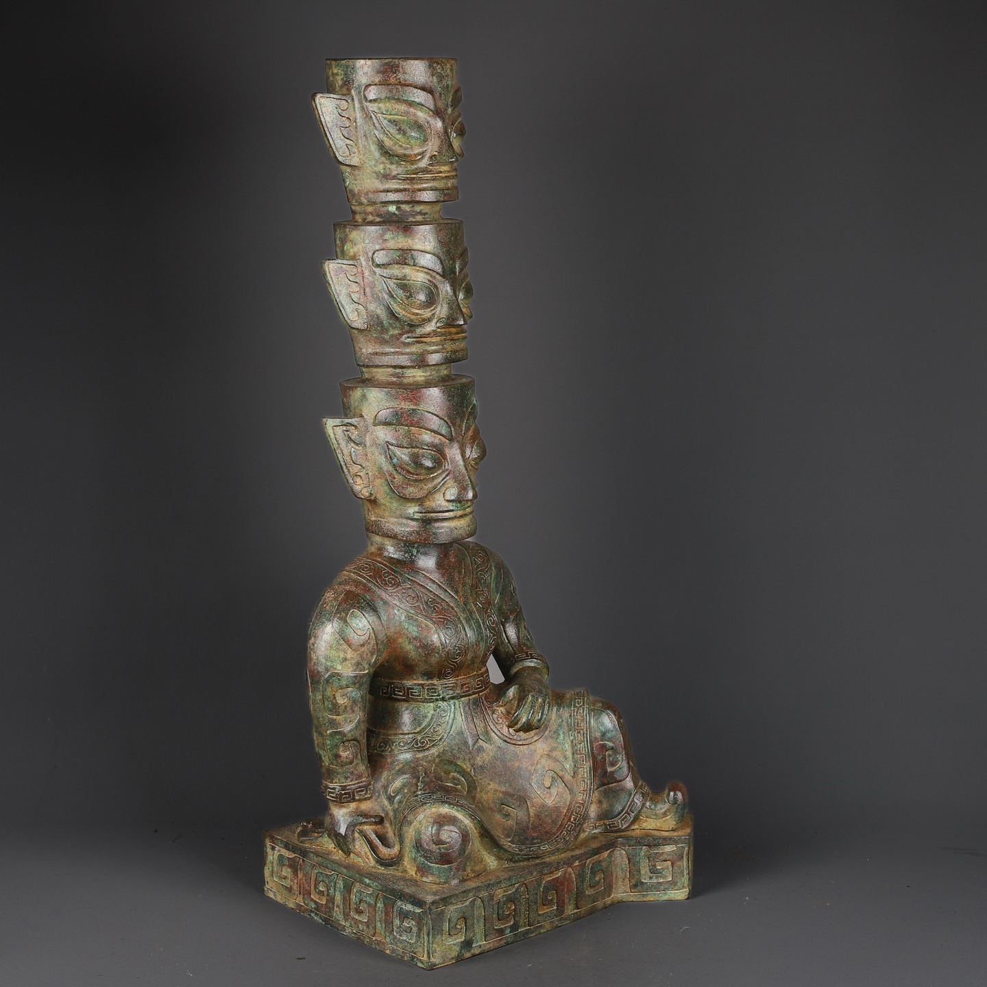 Sanxingdui Dynasty Bronze Three sided Figure