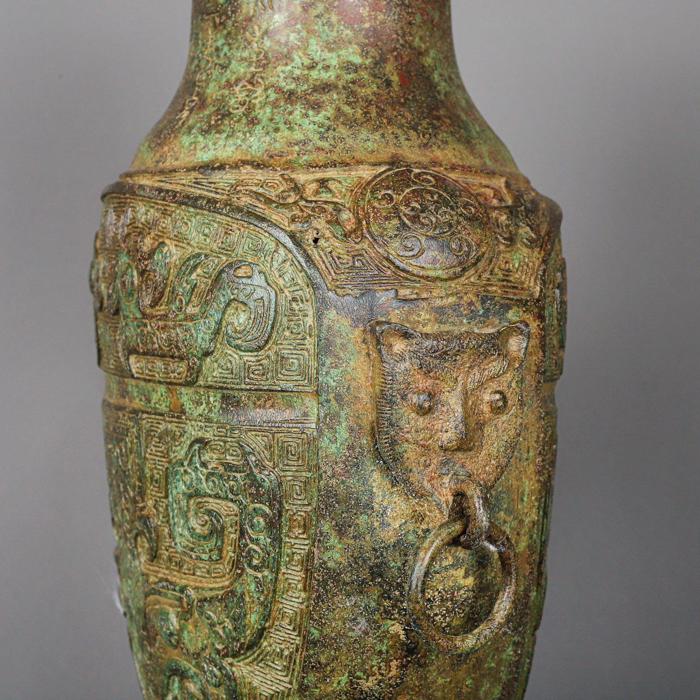 Zhou Dynasty Bronze Man Gong Beast Face Flat Vase
