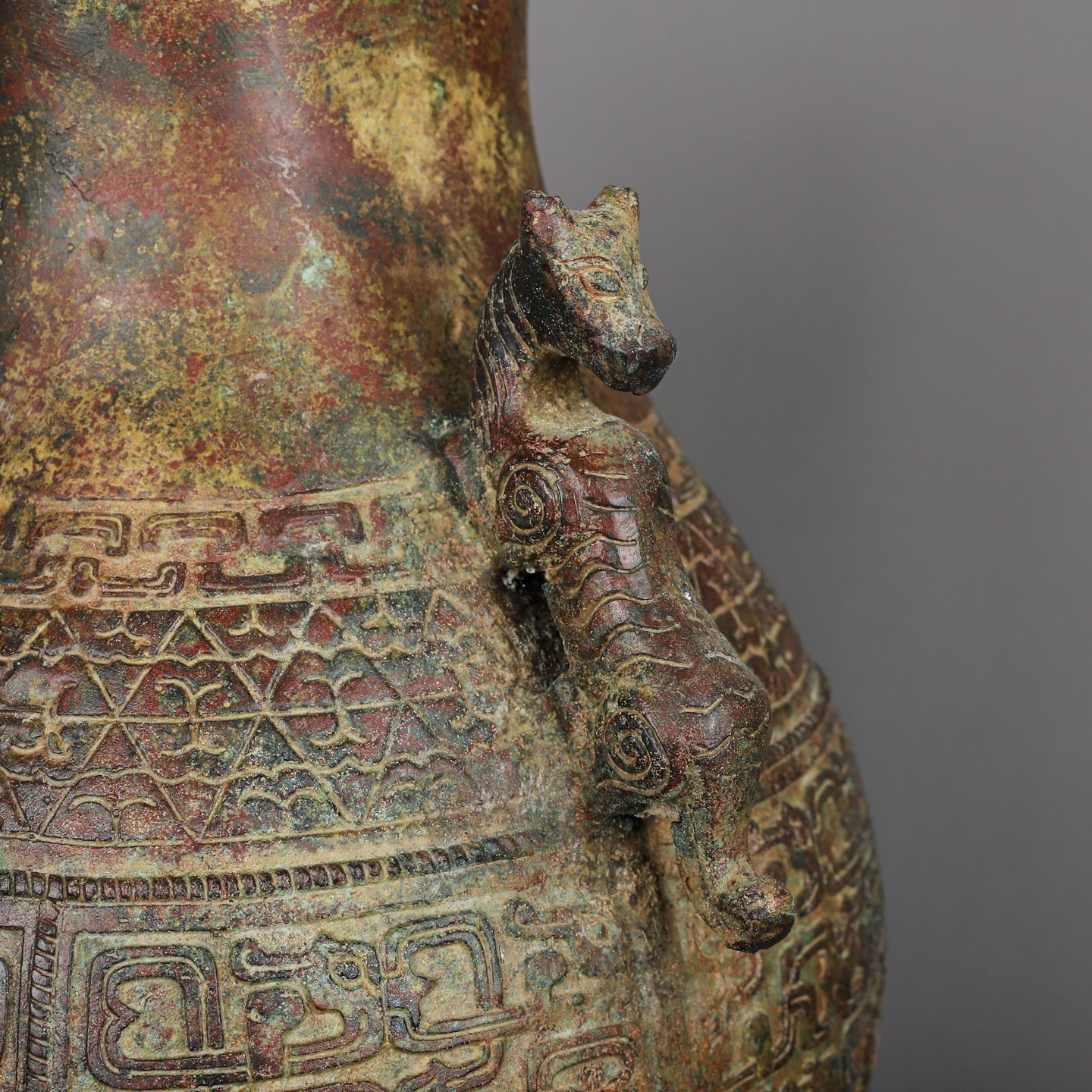Zhou Dynasty Bronze Double Dragon Flat Jar