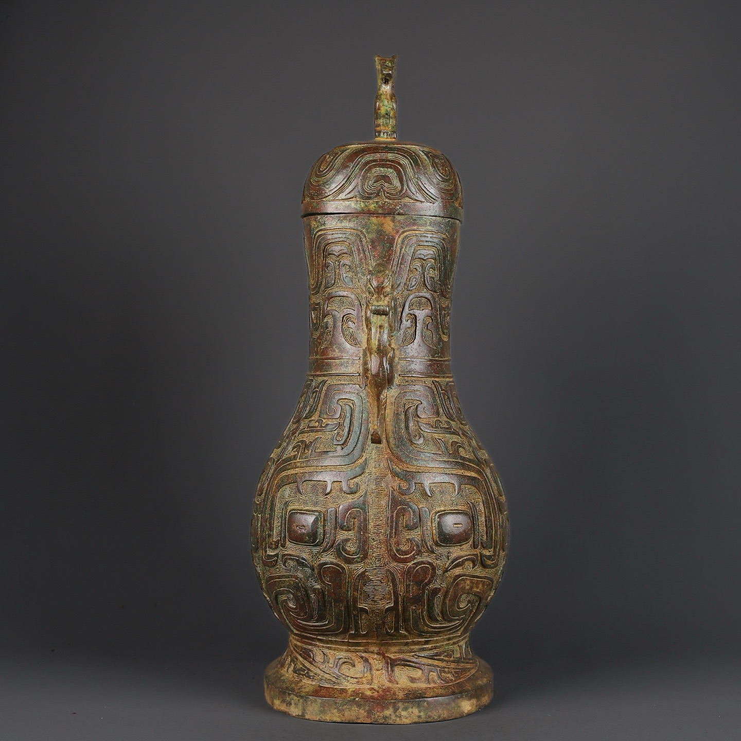 Zhou Dynasty Bronze Double Dragon Mangong Vase