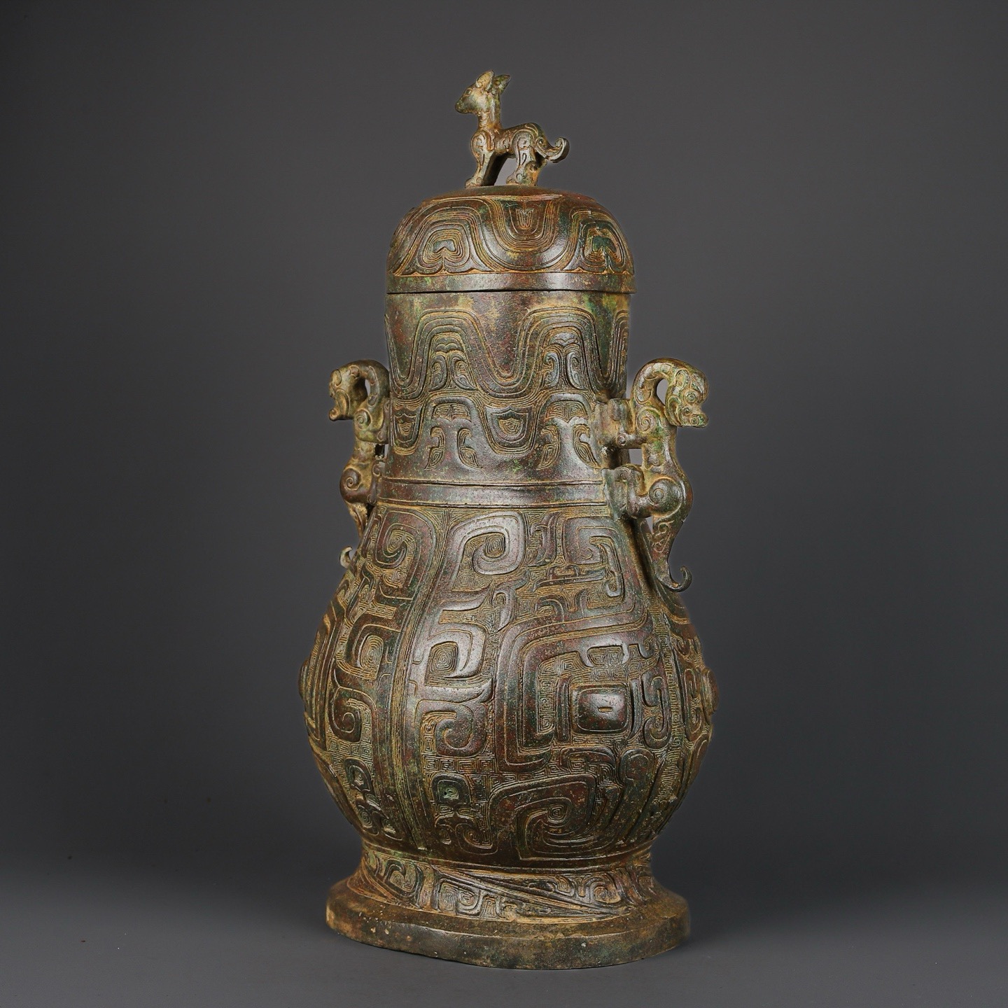 Zhou Dynasty Bronze Double Dragon Mangong Vase