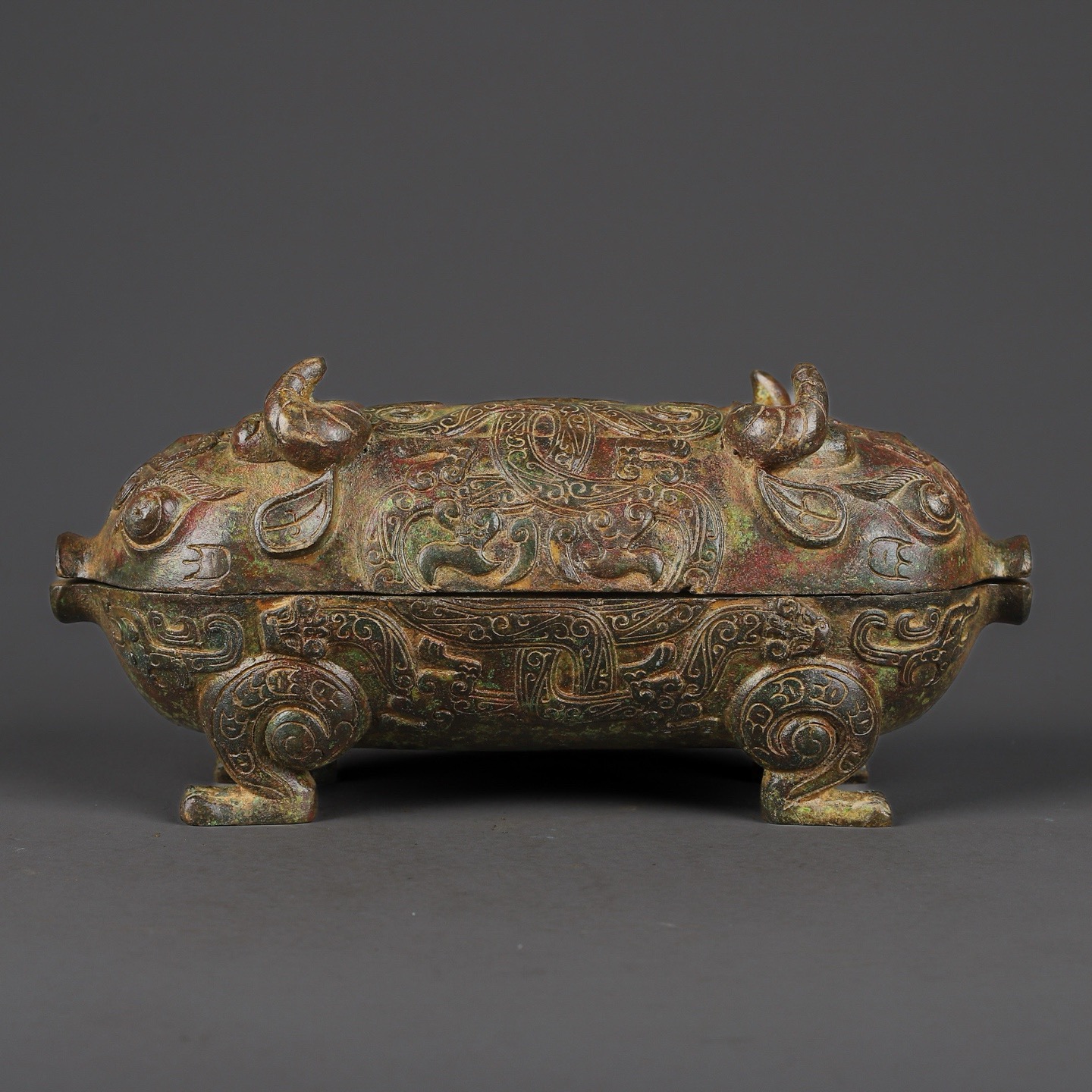 Zhou Dynasty Bronze two headed beast