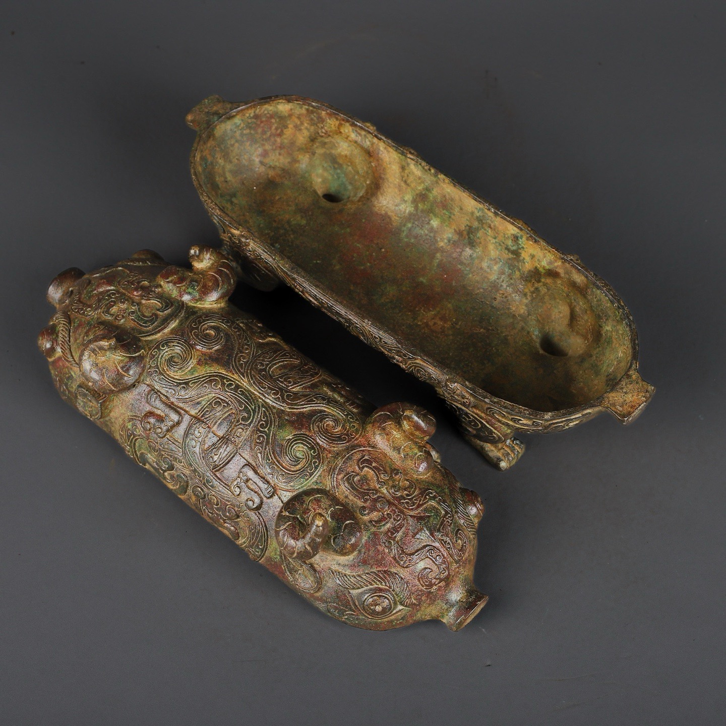 Zhou Dynasty Bronze two headed beast