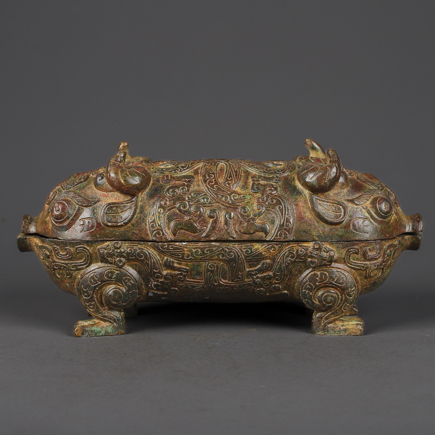 Zhou Dynasty Bronze two headed beast