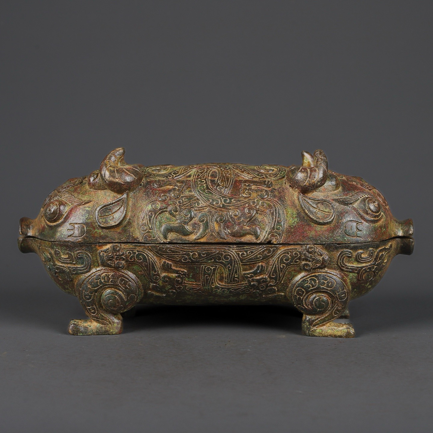 Zhou Dynasty Bronze two headed beast