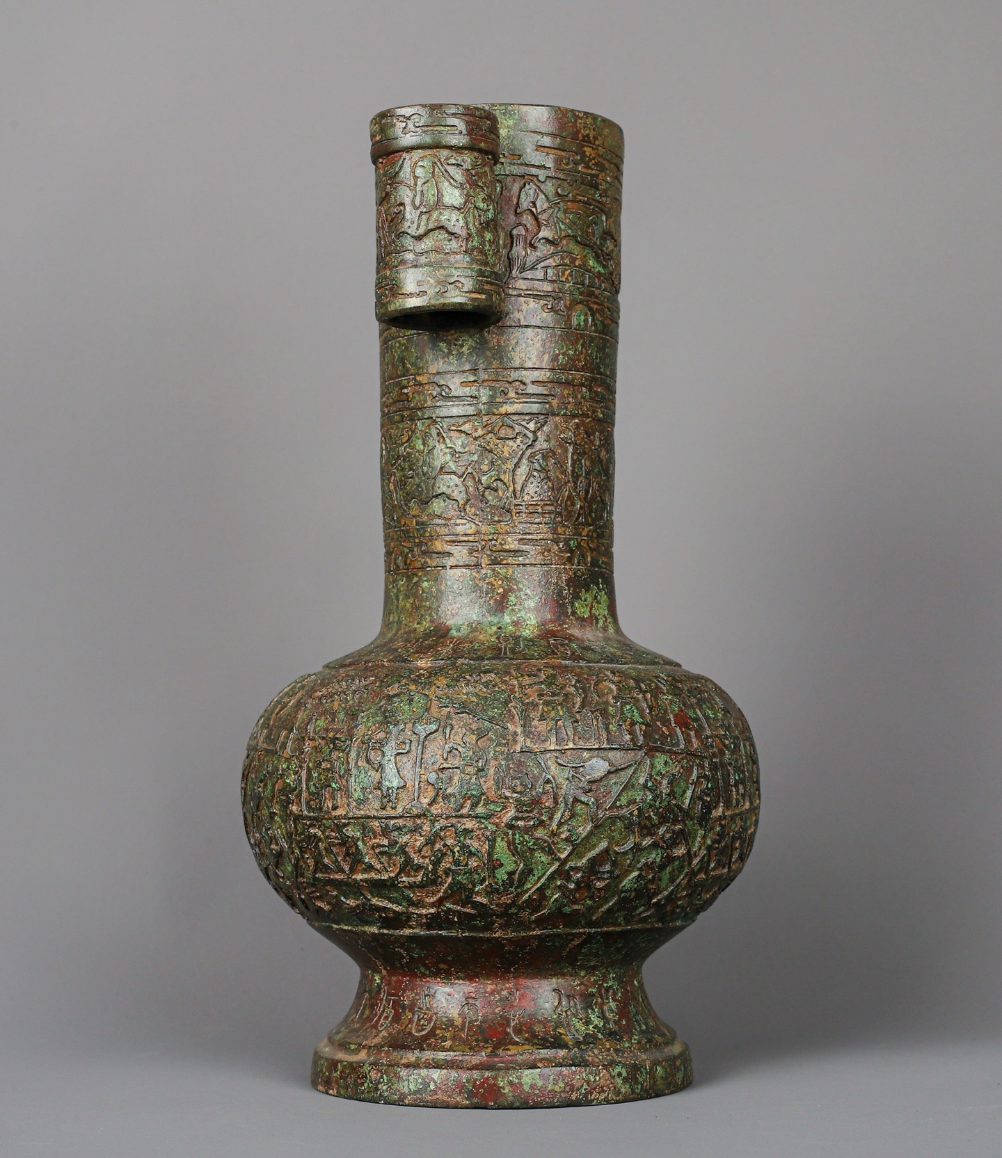 Zhou Dynasty Bronze man manufactured hunting pattern throwing pot