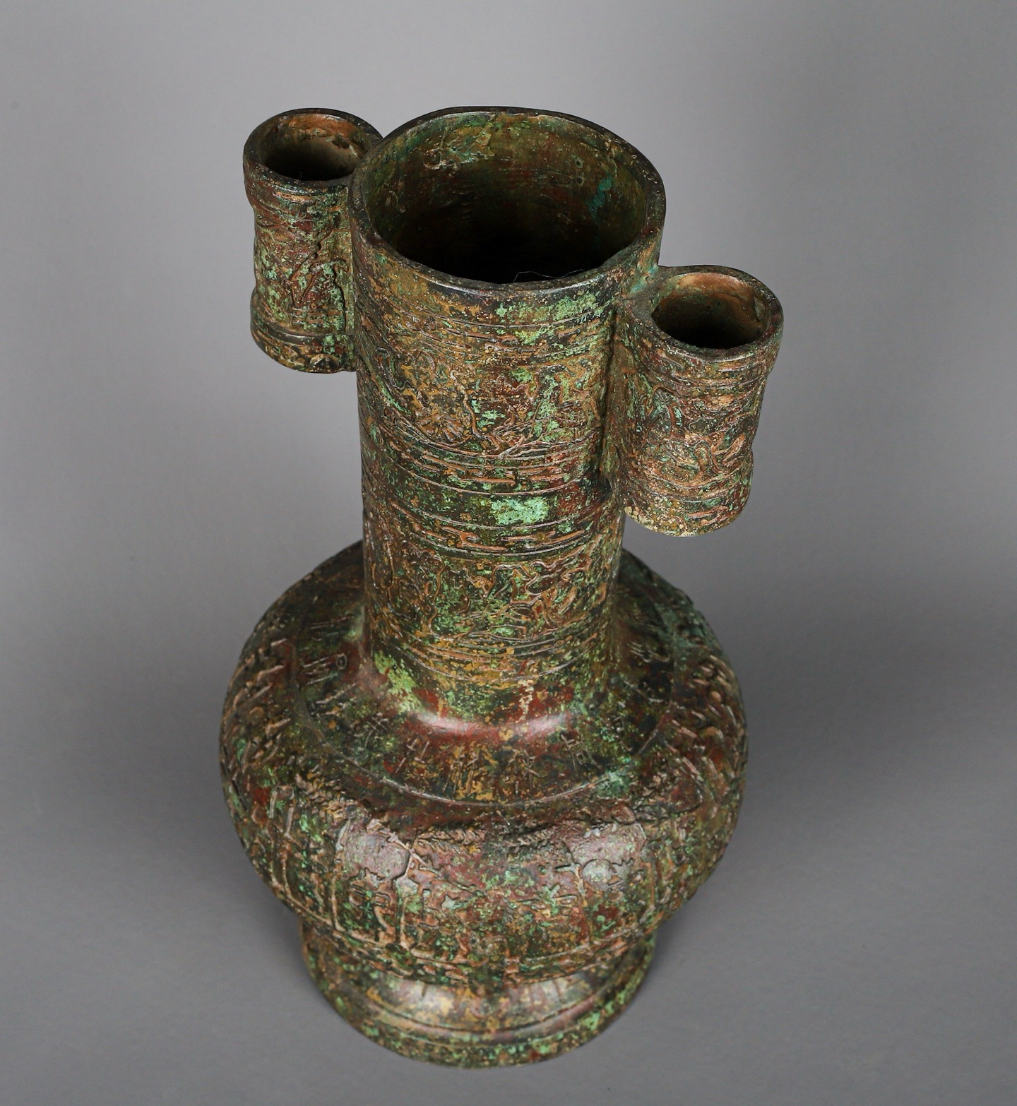 Zhou Dynasty Bronze man manufactured hunting pattern throwing pot