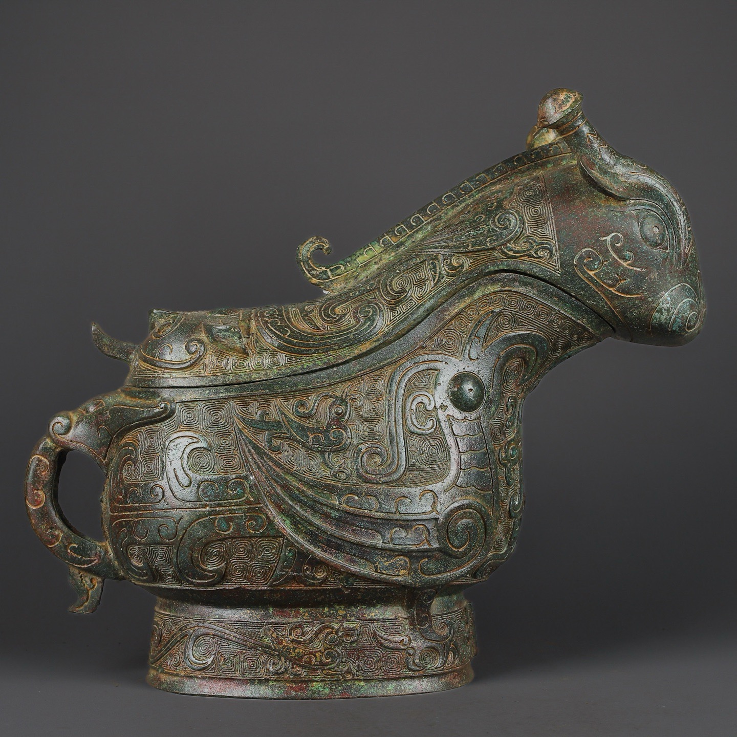 Zhou Dynasty Bronze phoenix bird pattern and beast cup