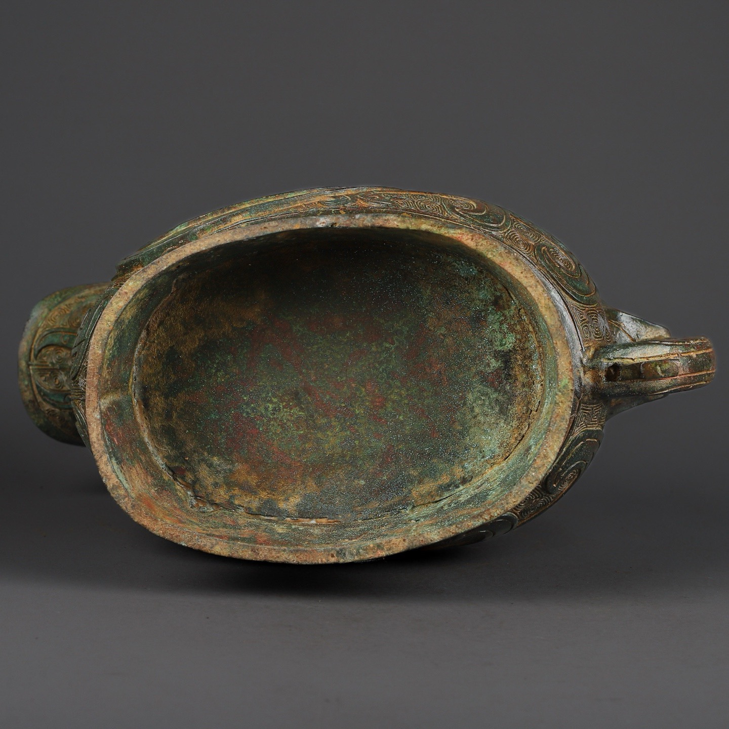 Zhou Dynasty Bronze phoenix bird pattern and beast cup