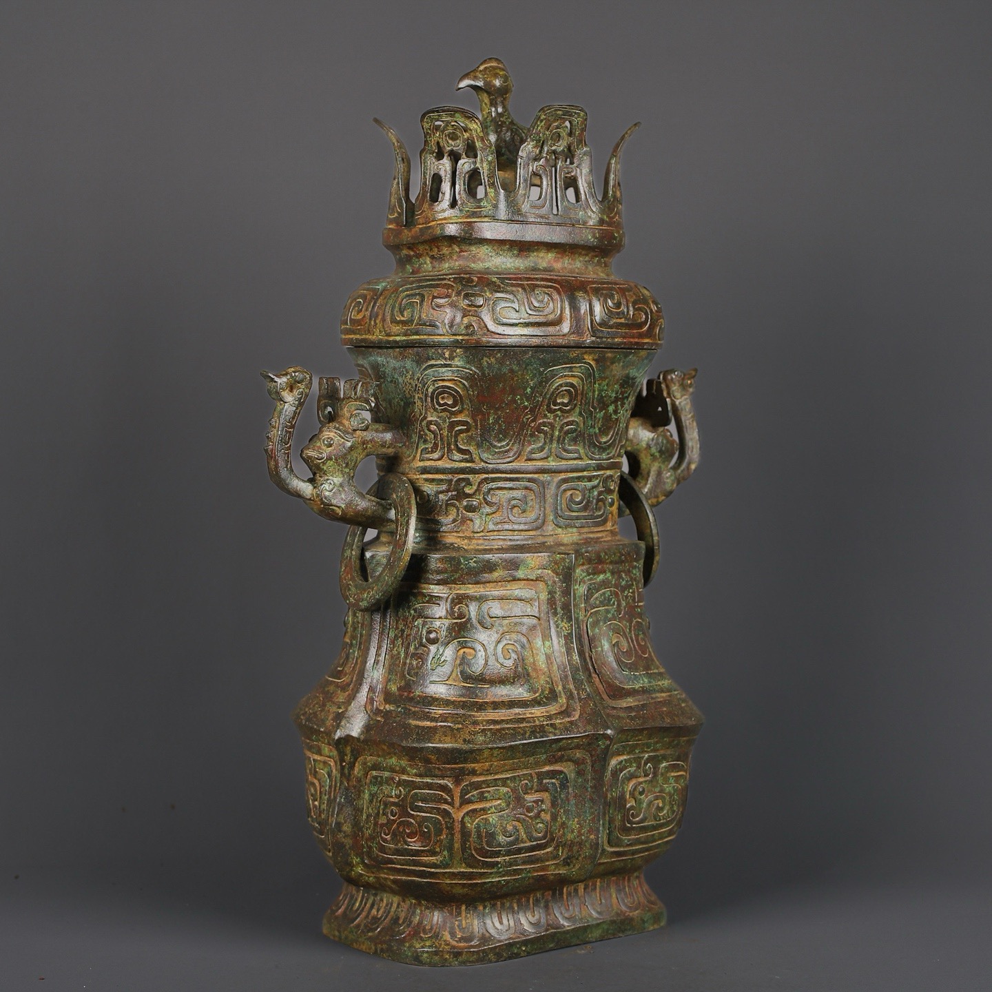 Zhou Dynasty Bronze Man Gong Standing Bird Square Vase