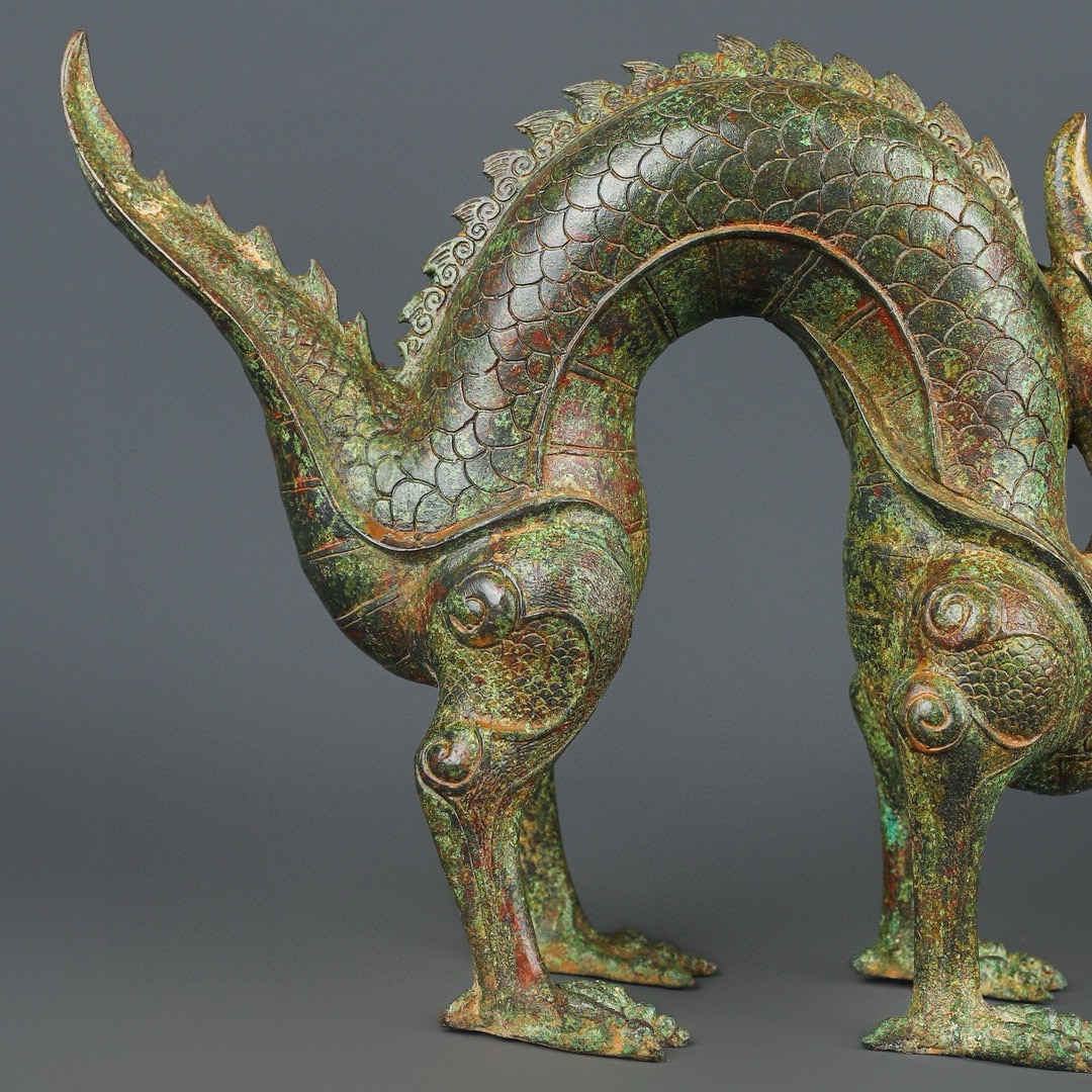 Han Dynasty Bronze Curved Dragon
