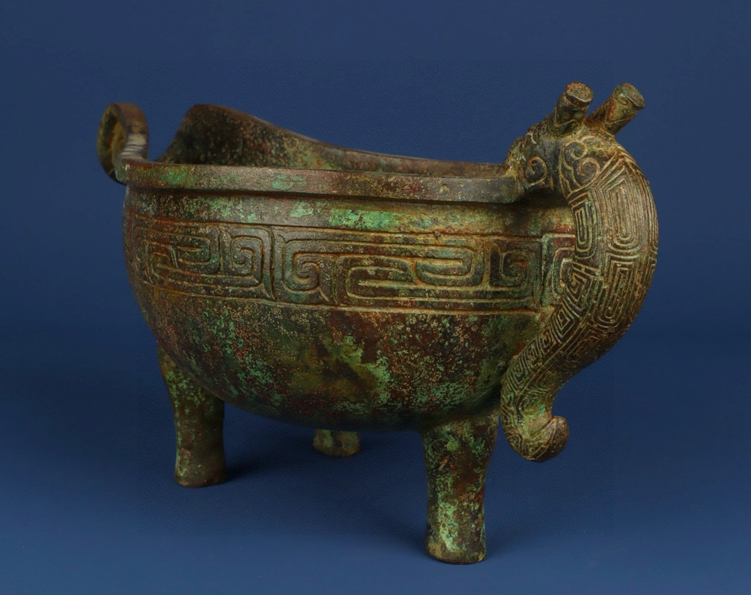 Zhou Dynasty Bronze tripod