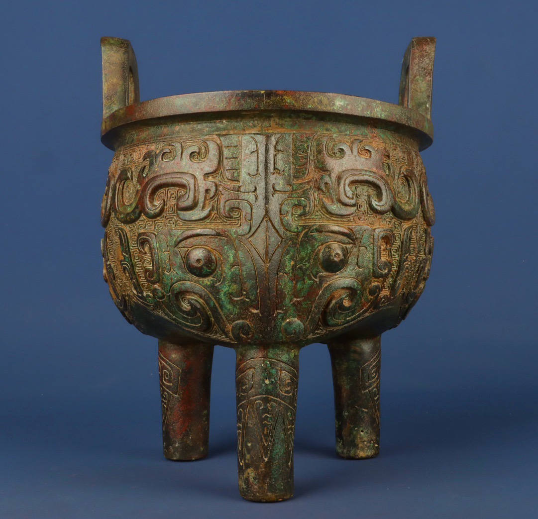 Zhou Dynasty Bronze animal faced round tripod