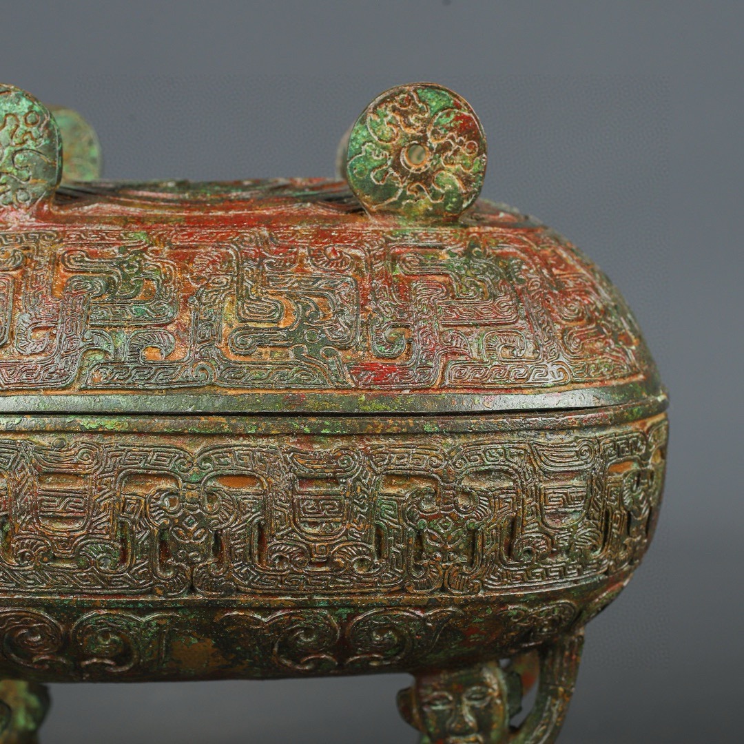 Zhou Dynasty Bronze Man Carrying Gui