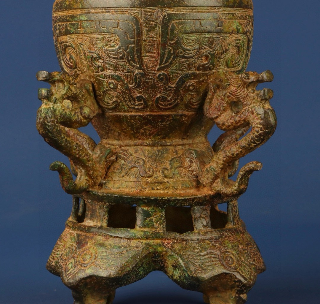 Zhou Dynasty Bronze Dragon and Phoenix Pot