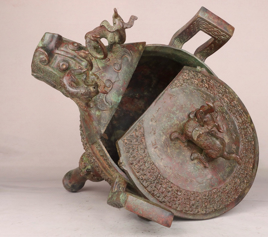 Zhou Dynasty Bronze Beast Head yi