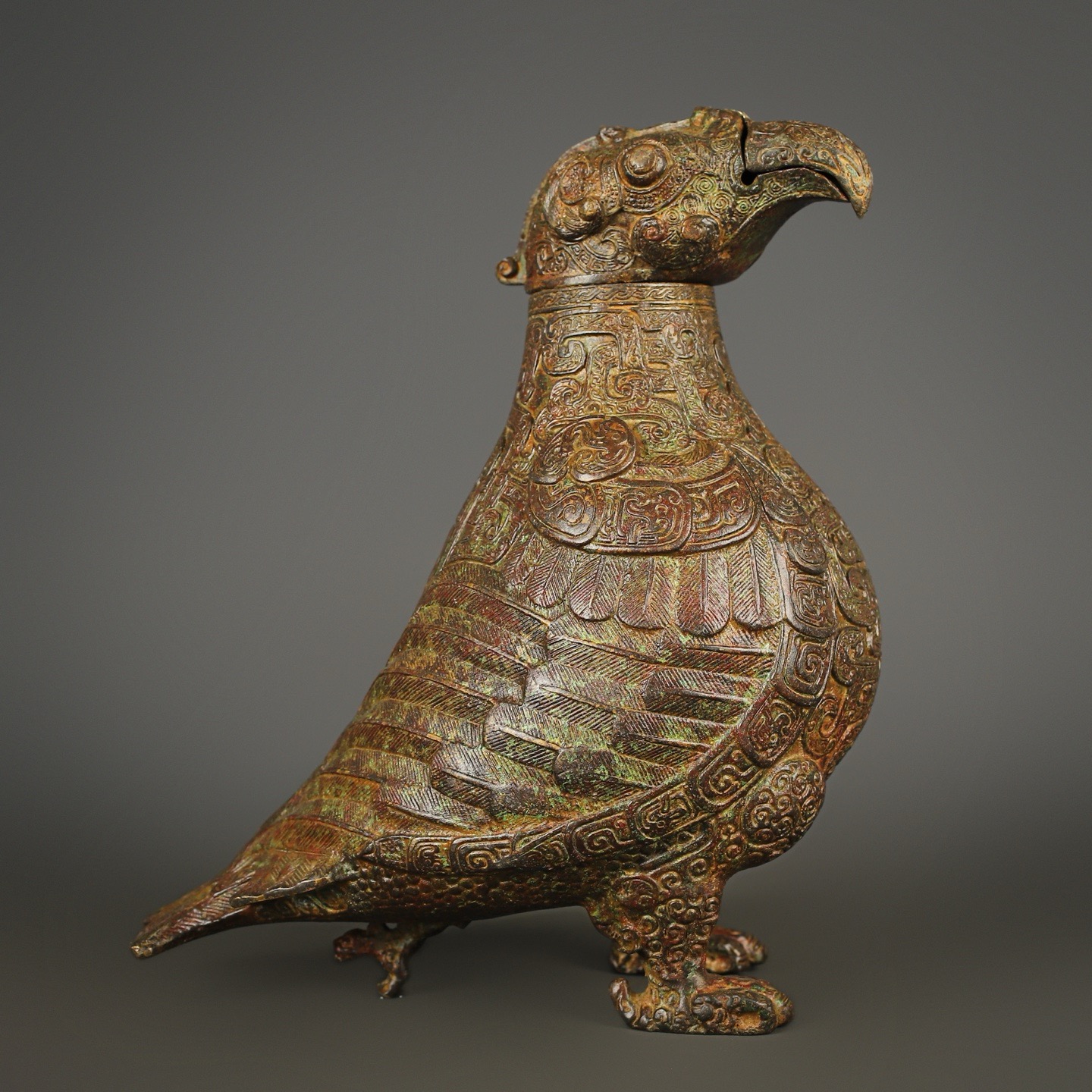 Zhou Dynasty Bronze Man Gong Eagle Beak Bird Statue