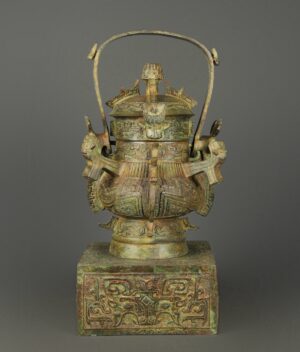 Zhou Dynasty Bronze Square Seat Full Gong Liang Teapot