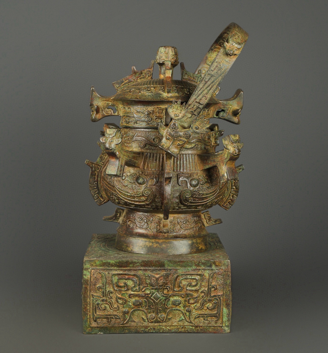 Zhou Dynasty Bronze Square Seat Full Gong Liang Teapot
