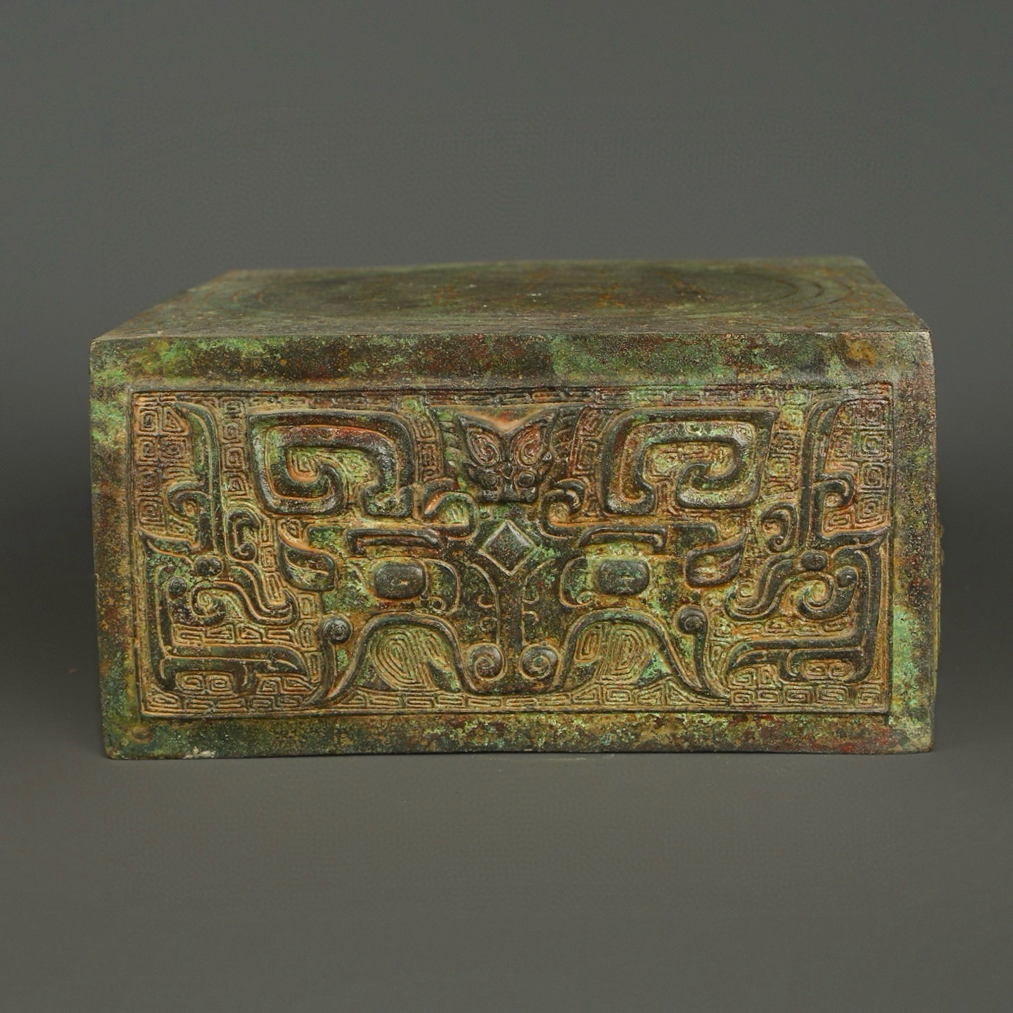 Zhou Dynasty Bronze Square Seat Full Gong Liang Teapot