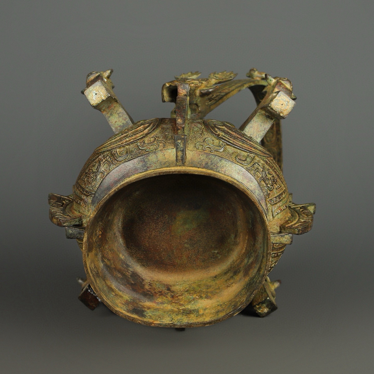 Zhou Dynasty Bronze Square Seat Full Gong Liang Teapot