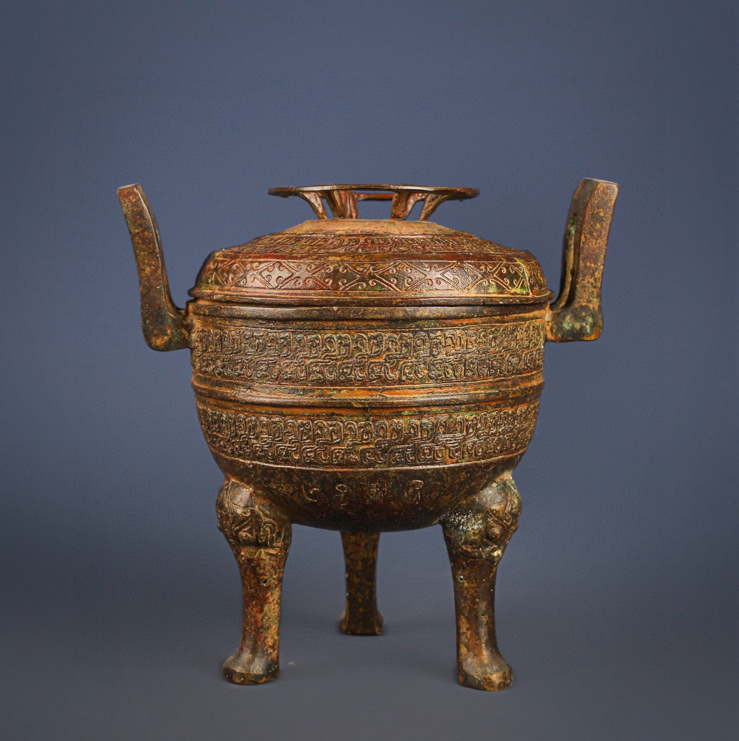 Han Dynasty Spring and Autumn Bronze dragon pattern beans