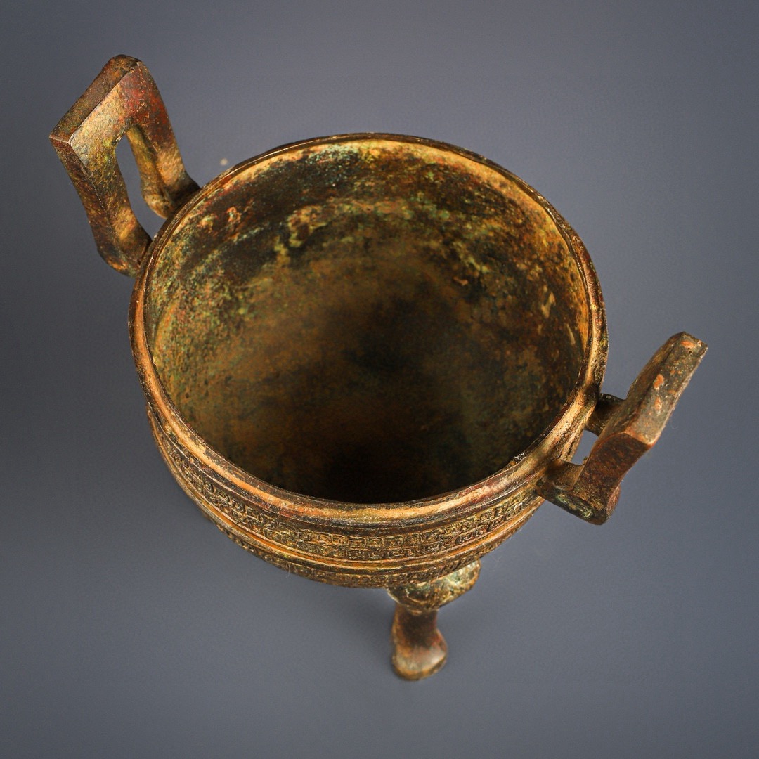 Han Dynasty Spring and Autumn Bronze dragon pattern beans