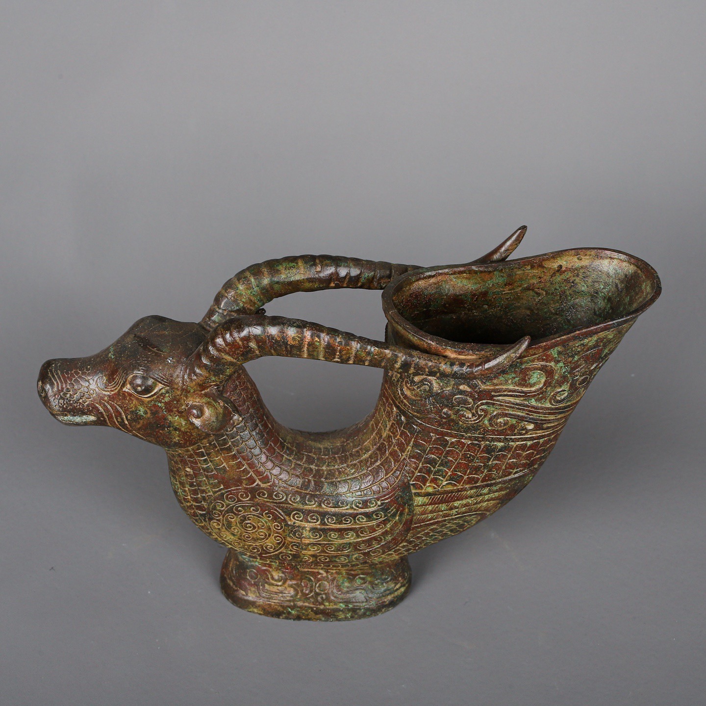 Zhou Dynasty Bronze Horn Cup