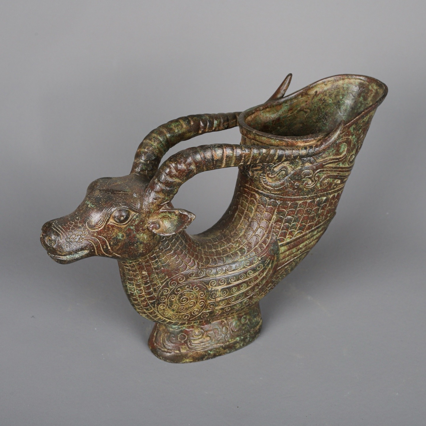 Zhou Dynasty Bronze Horn Cup