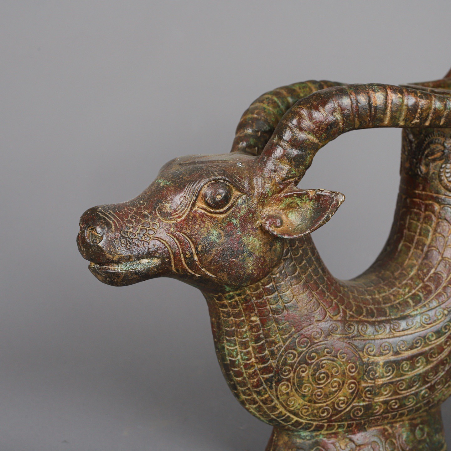 Zhou Dynasty Bronze Horn Cup